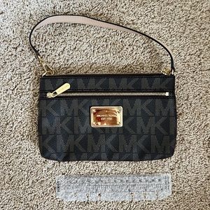 Michael Kors wristlet